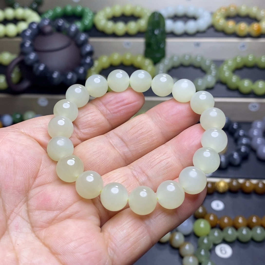 和田玉未镶嵌手串