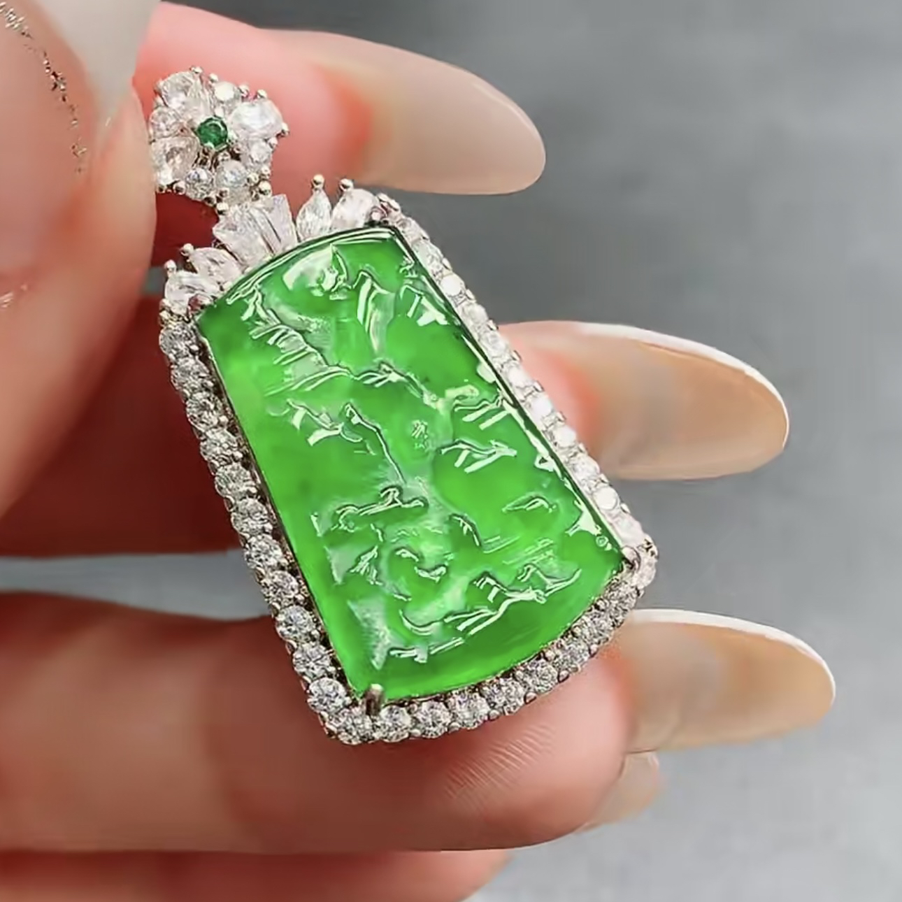 天然翡翠A货满绿山水