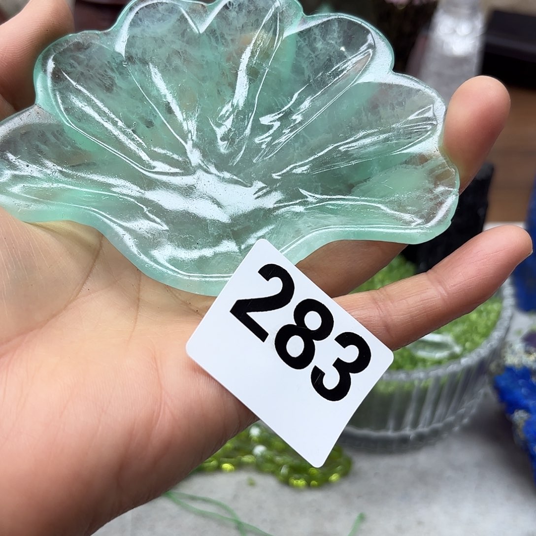 未镶嵌水晶大型摆件（非配饰）