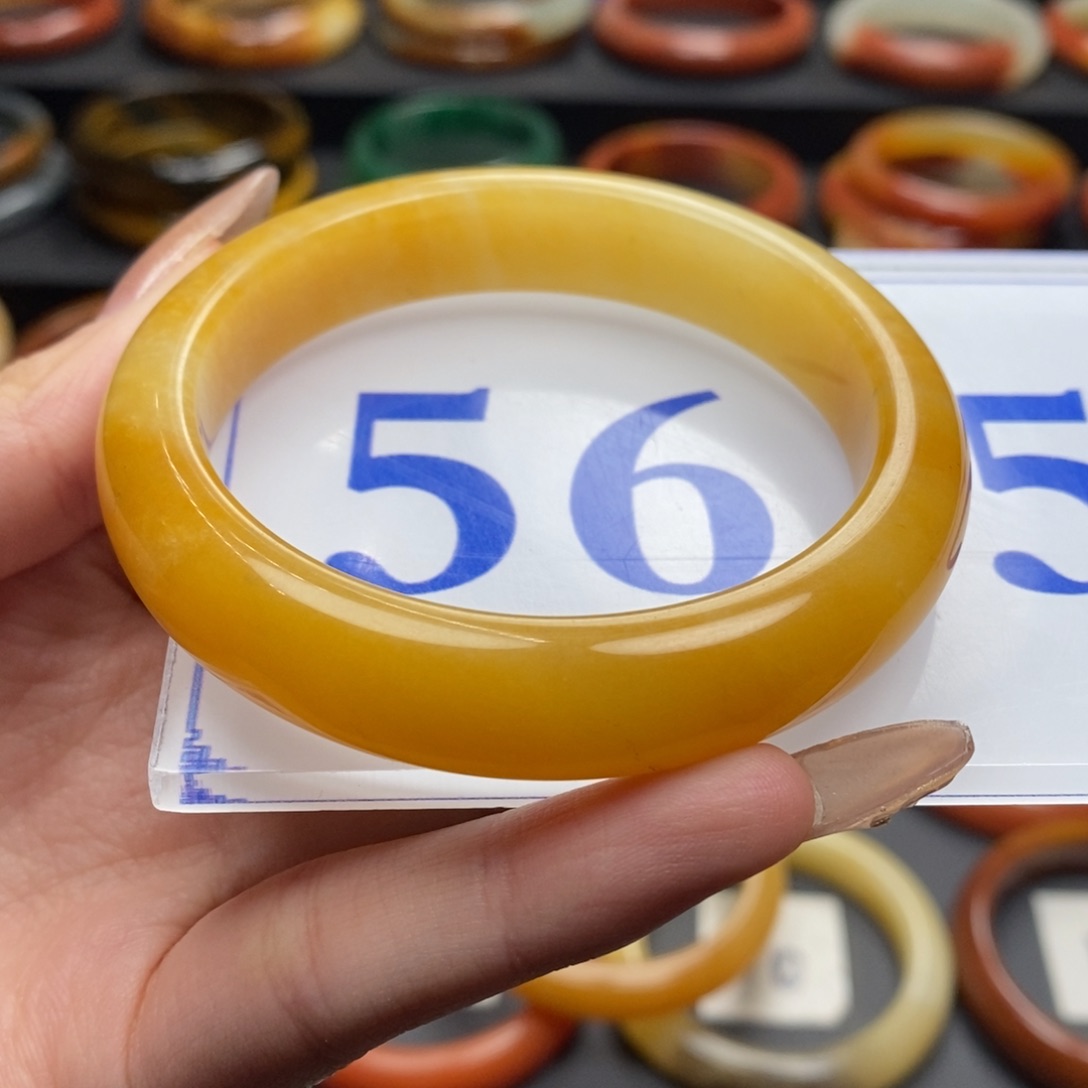 石英质玉（黄龙玉）手镯未镶嵌