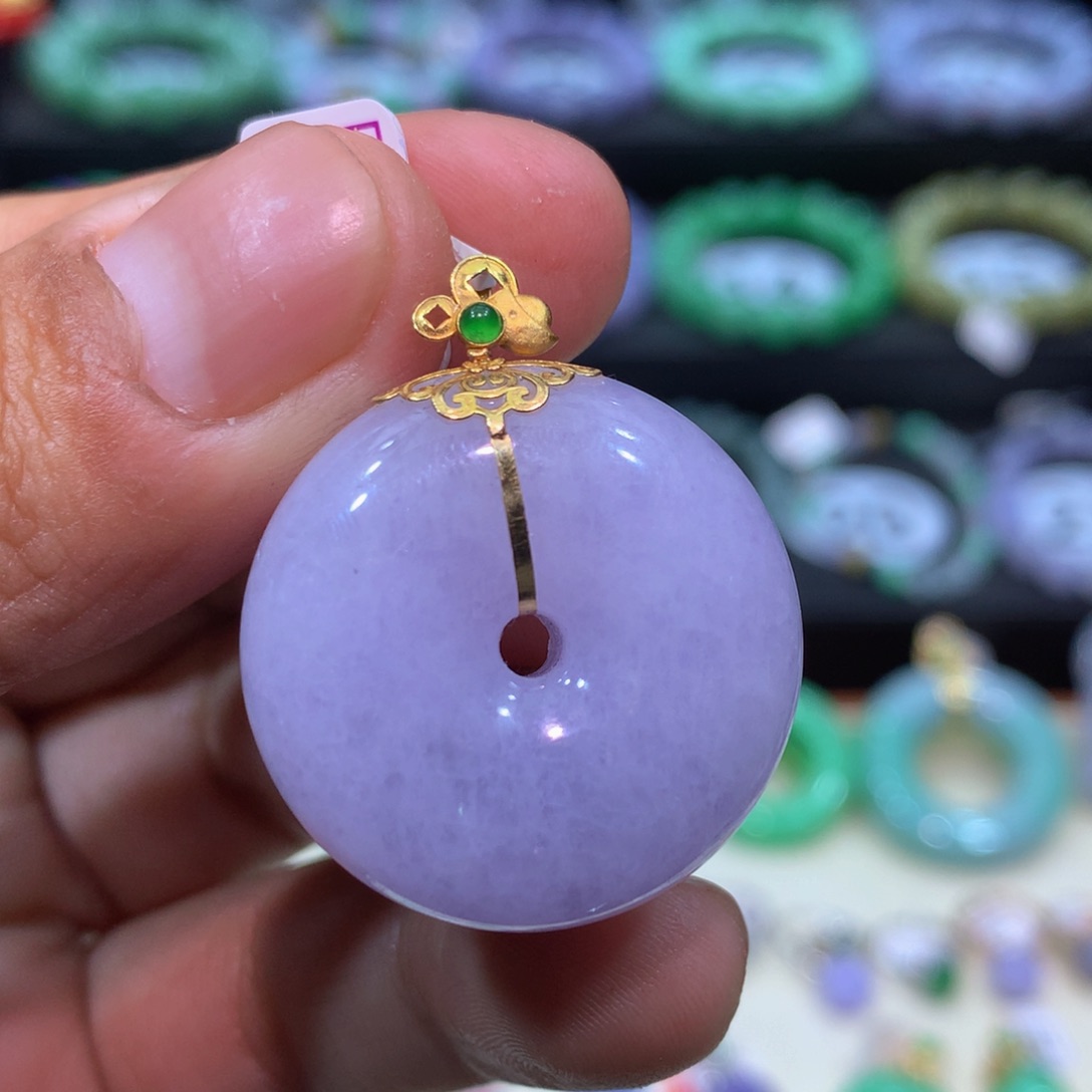 翡翠18K金镶嵌颈饰