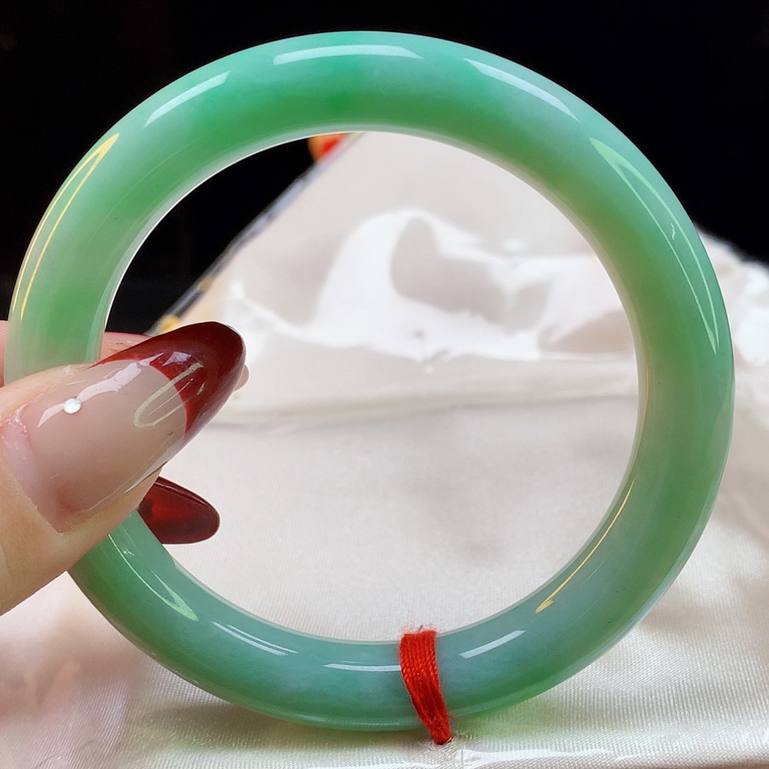 翡翠手镯未镶嵌天然翡翠5219