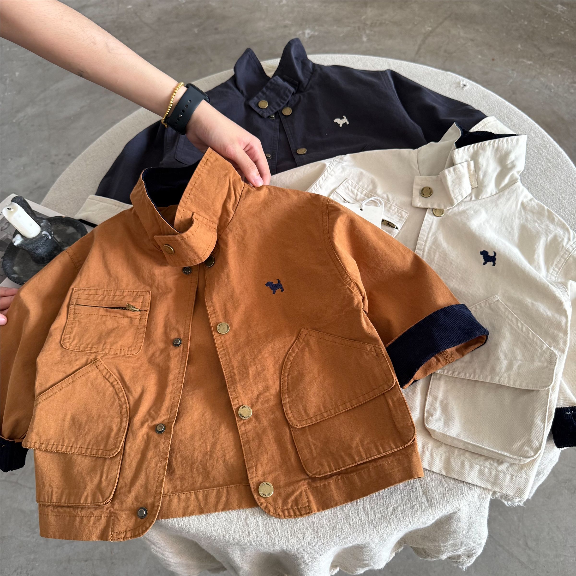 儿童外套2025春秋童装男童潮牌刺绣夹克宝宝小童小狗风衣口袋工装