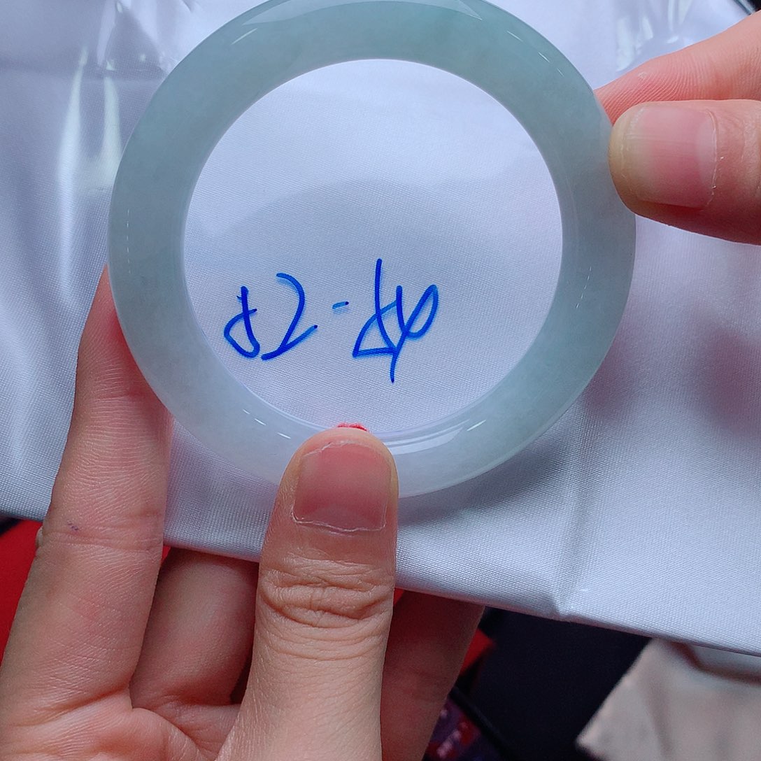 翡翠手镯未镶嵌买断