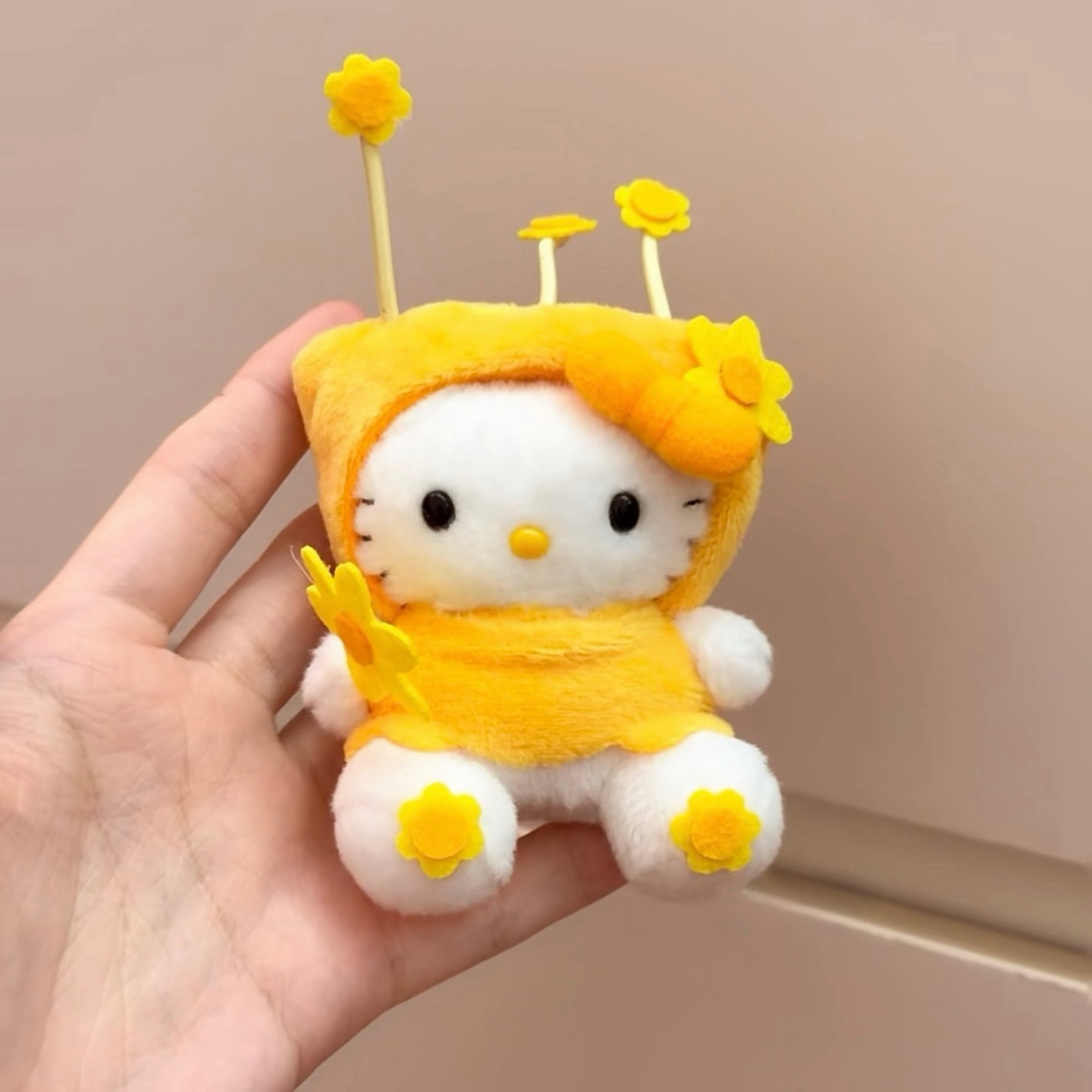 【宝藏库】福利捡漏中古黄色花妖kitty挂件