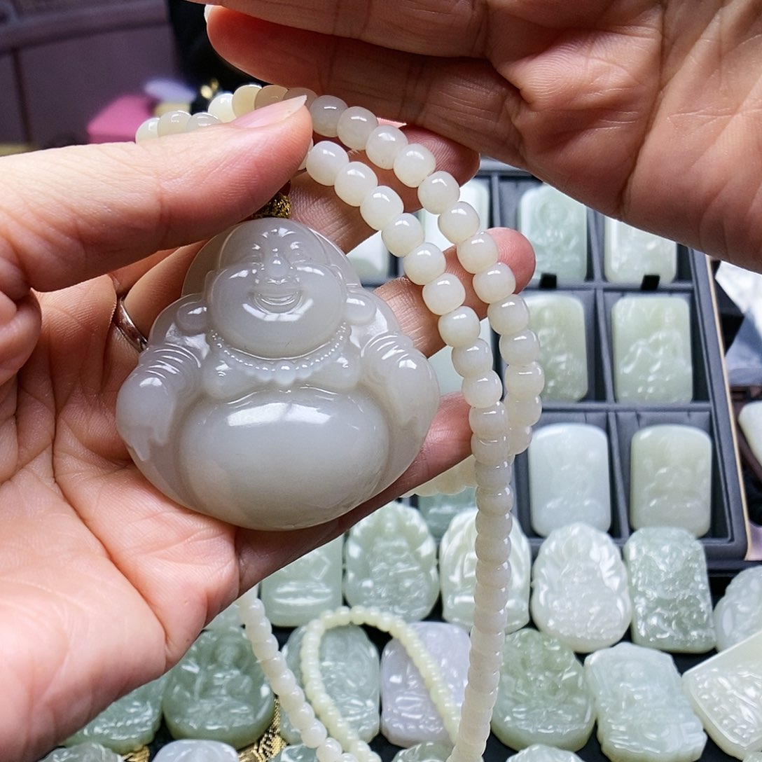 和田玉颈饰未镶嵌刘****丛