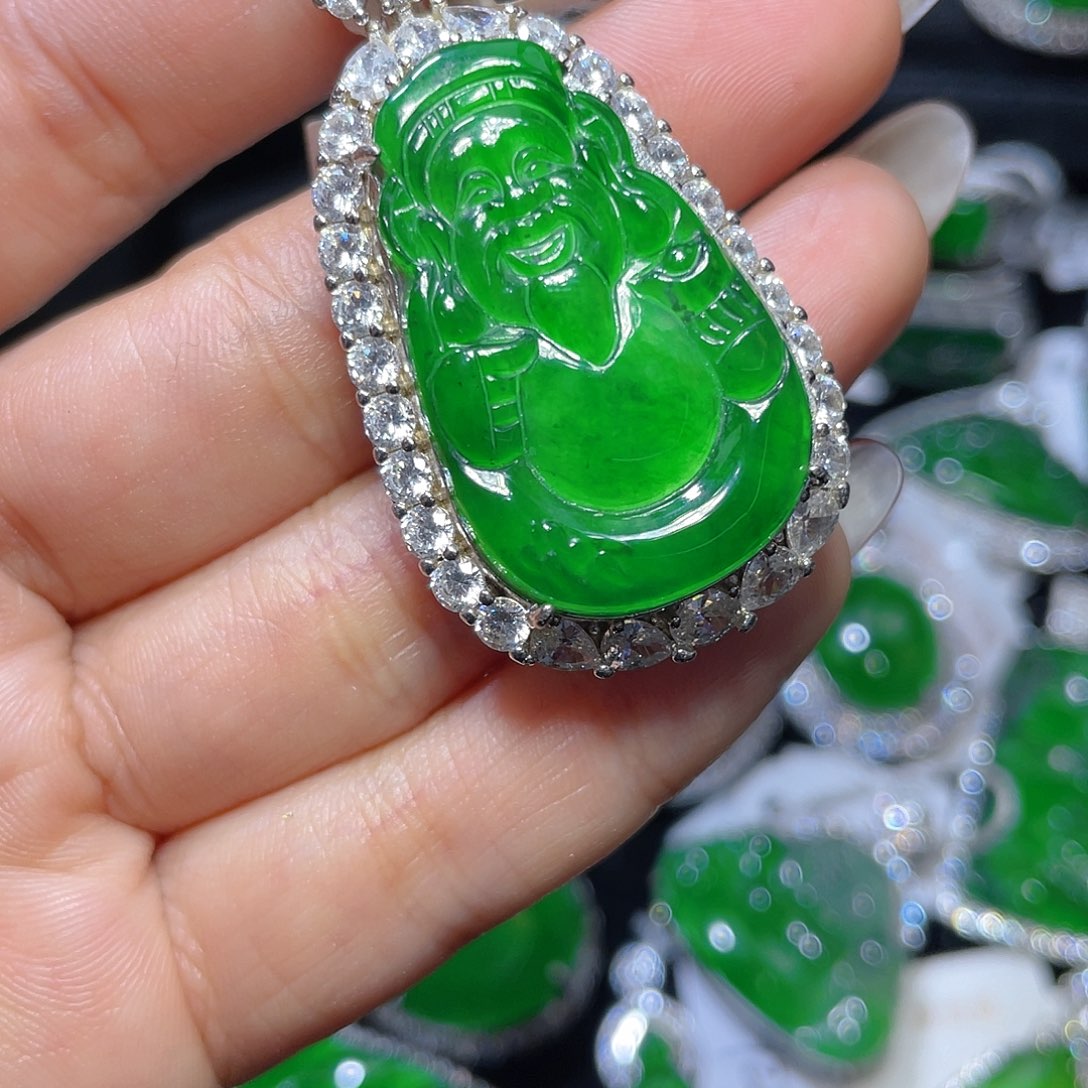 翡翠颈饰银S925镶嵌翡翠