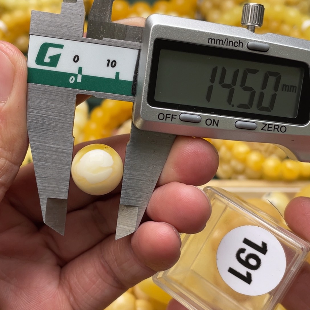 蜜蜡珠宝奇石未镶嵌