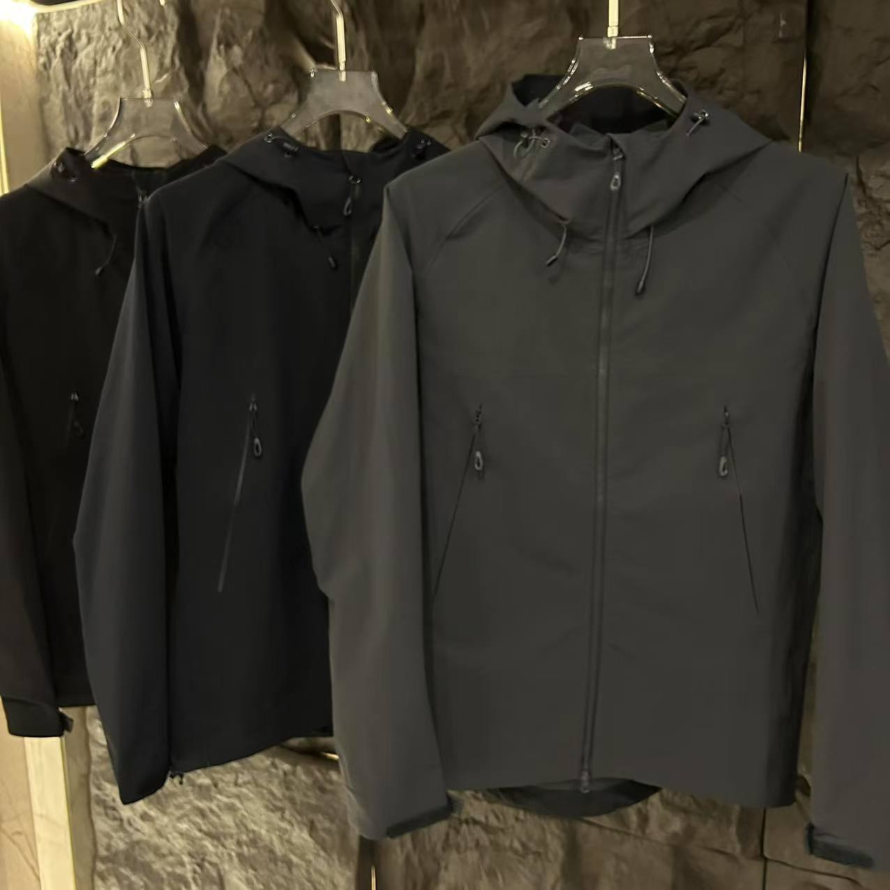 FF4584太阳连帽软壳户外冲锋衣男女同款全压胶防风防水