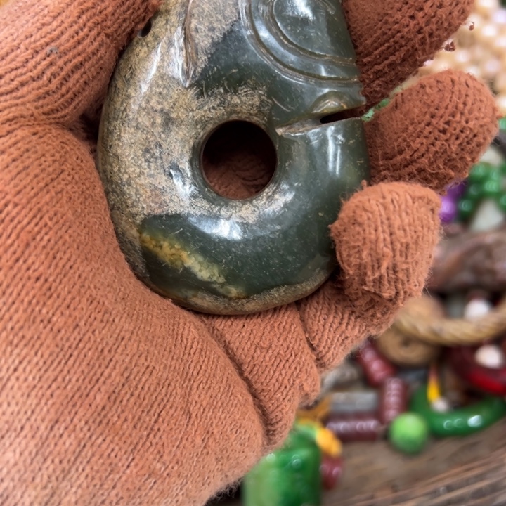 终***。和田玉（黄玉）未镶嵌挂件