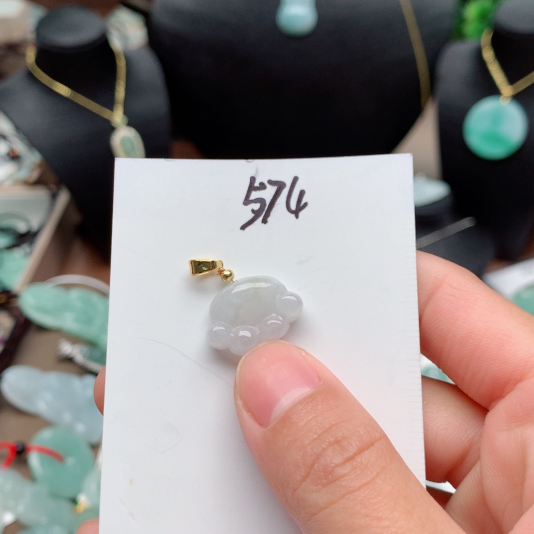 翡翠颈饰合金吊坠