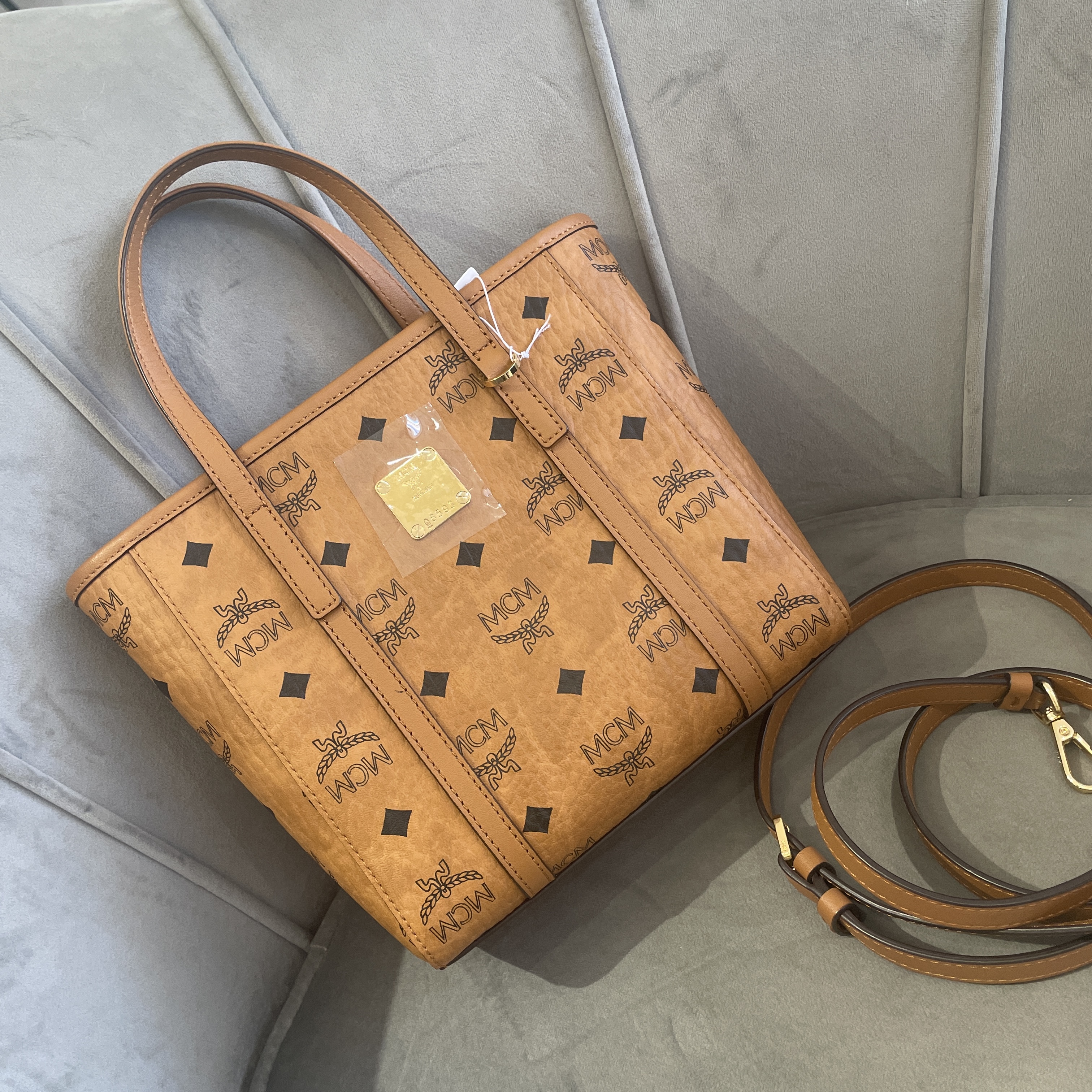 99新 MCM 干邑色菜篮子包 3251228001248