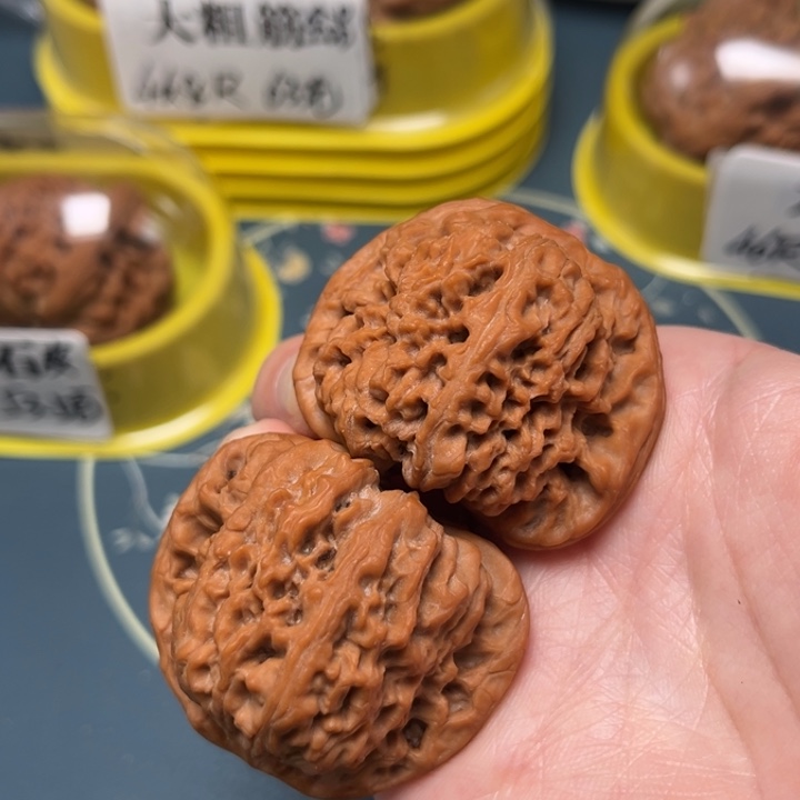 于***伟文玩核桃吊坠42-33819-05