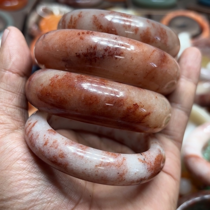 温***馨石英岩玉合金颈饰
