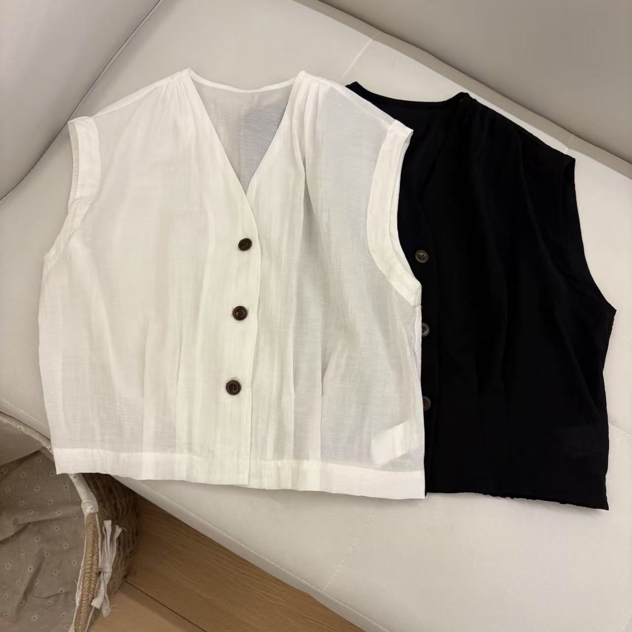 气质v领无袖衬衫女士夏季2025年新款小个子衬衣设计感小众短上衣