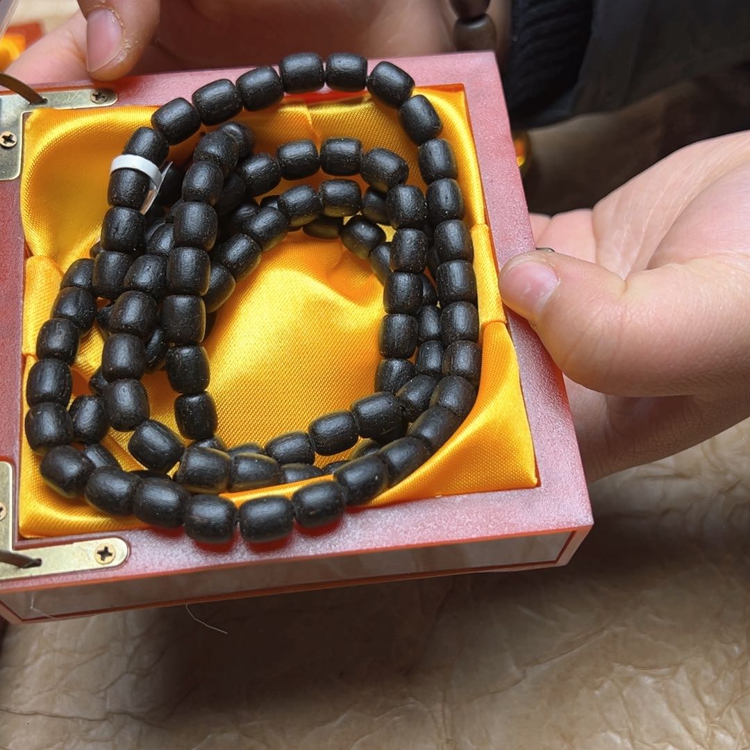 大叶紫檀（黑酸枝木类）