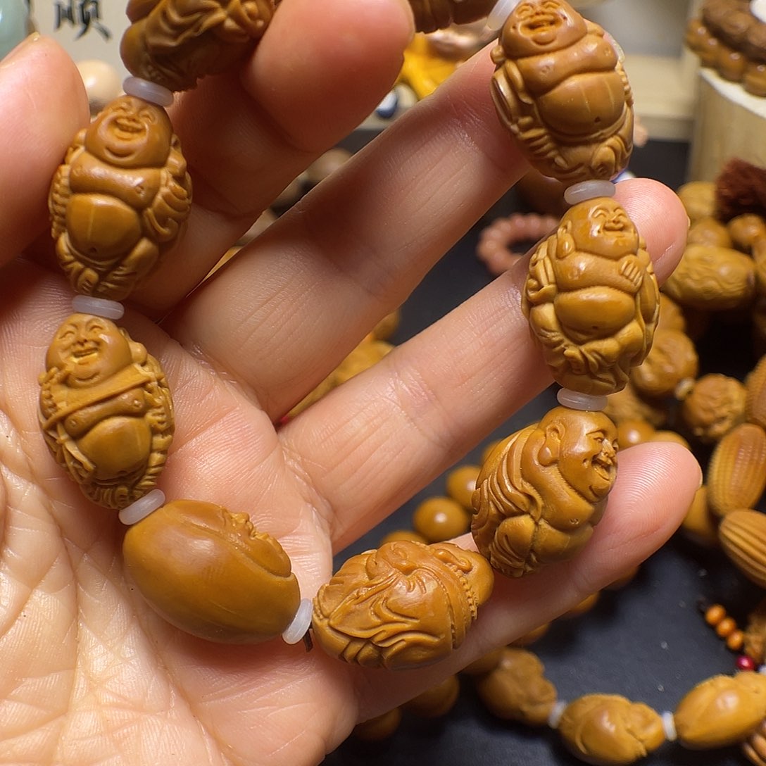 手串橄榄核wrtuuii