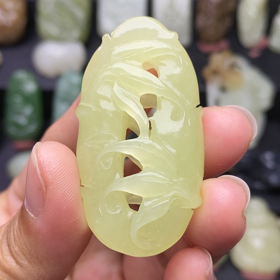 和田玉未镶嵌挂件