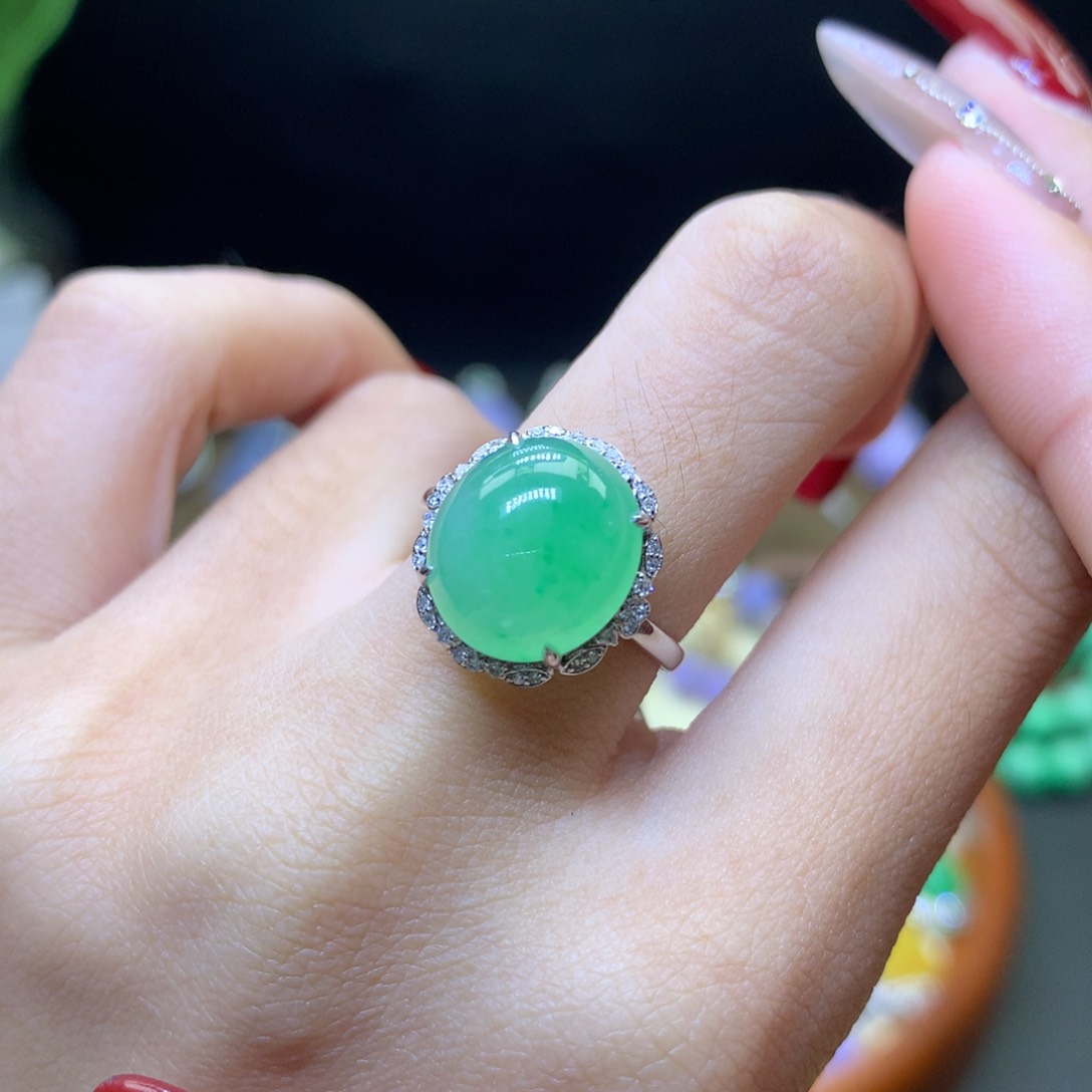 翡翠颈饰18K金镶嵌赵***?天然