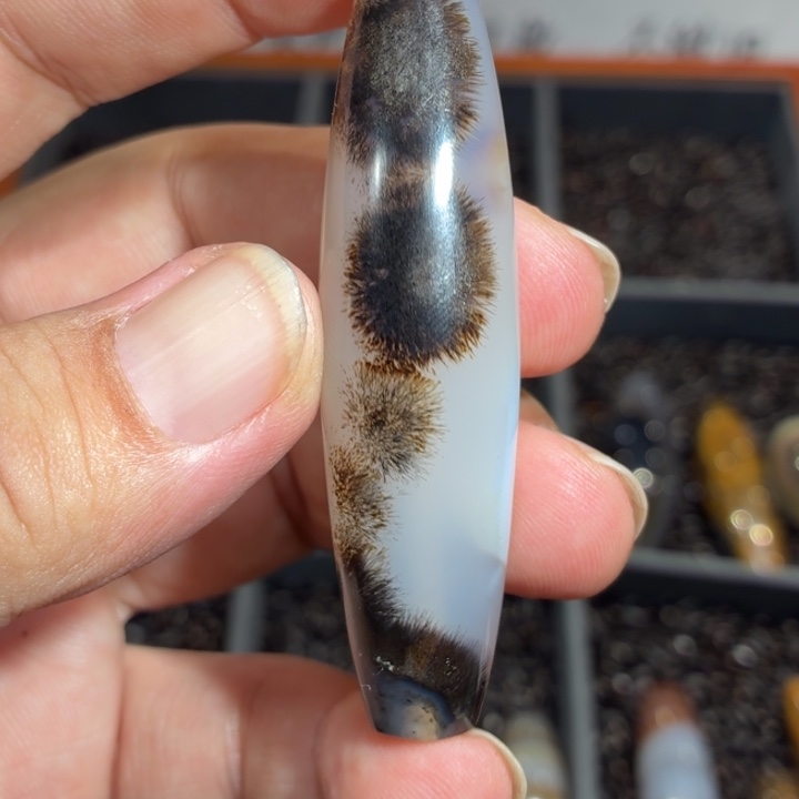 求***底玛瑙/玉髓散珠_HEIMORI 天然天珠