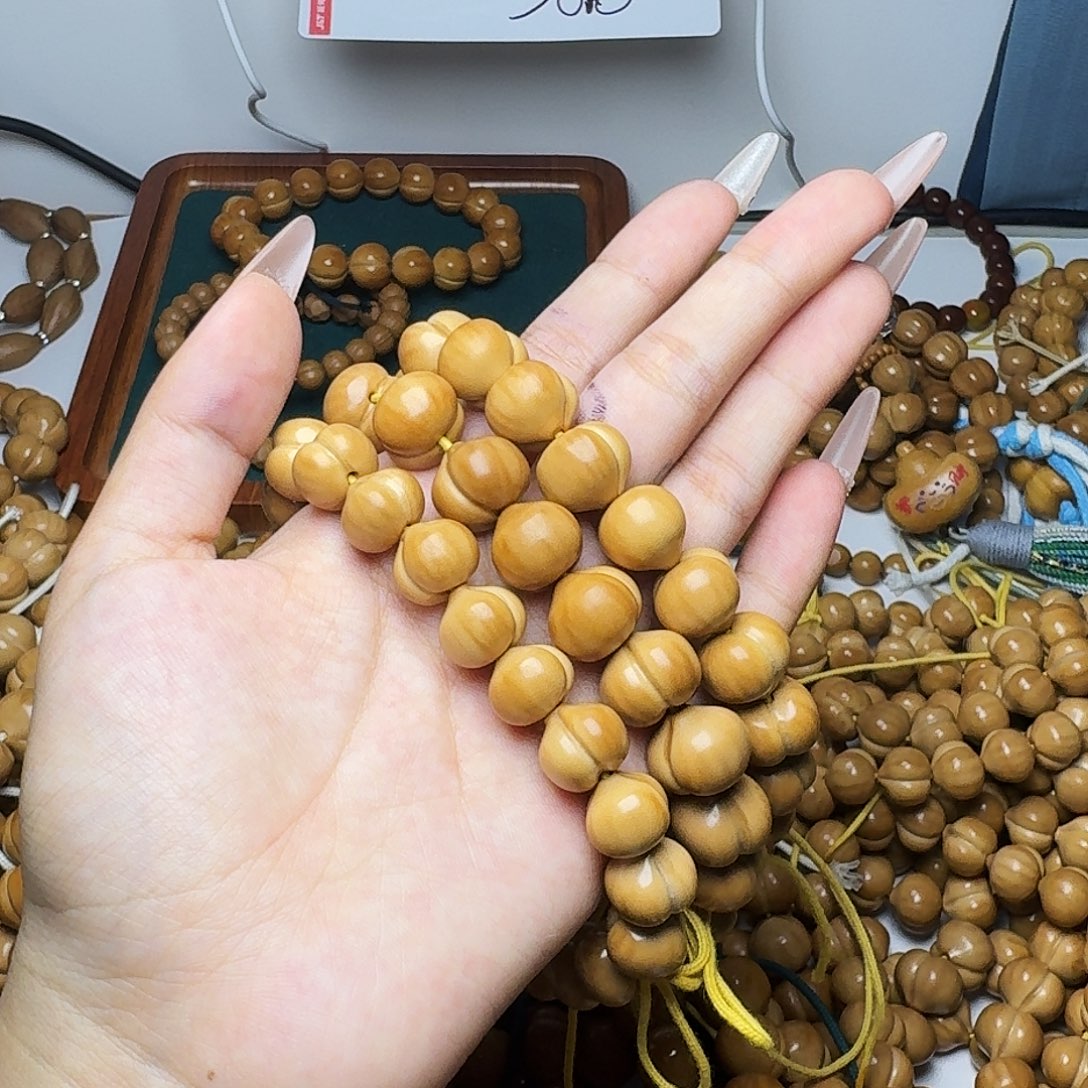 猴头核桃吊坠屁桃