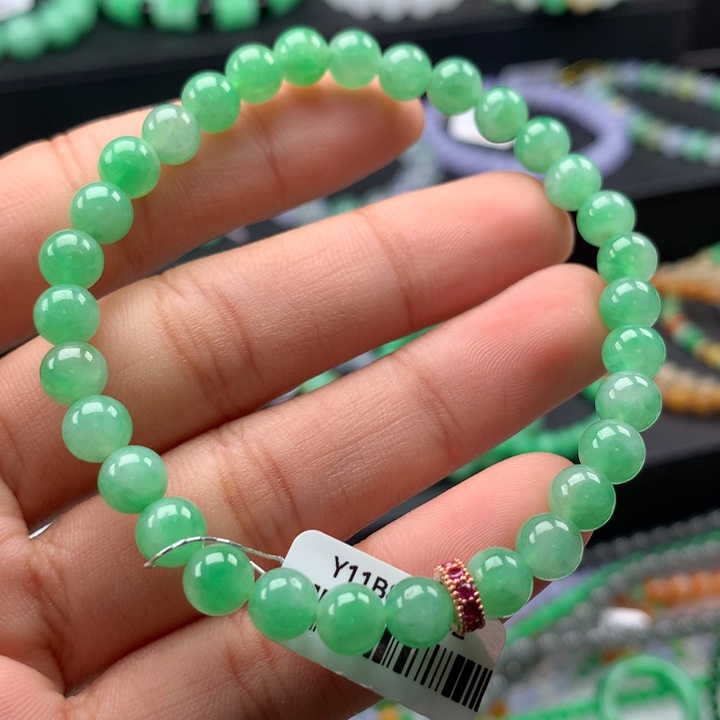 翡翠手镯未镶嵌卡