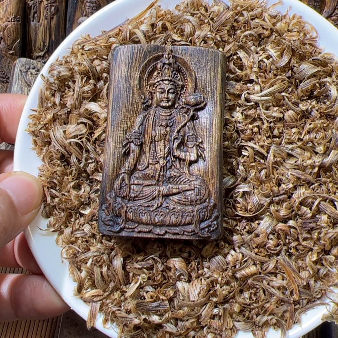 鲸***ღ沉香沉香碎屑白棋大势至马14.8克