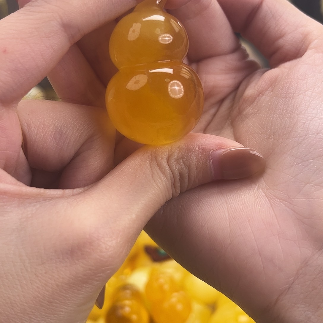 裸石琥珀未镶嵌小*儿金沙红焦皮13.4g葫芦