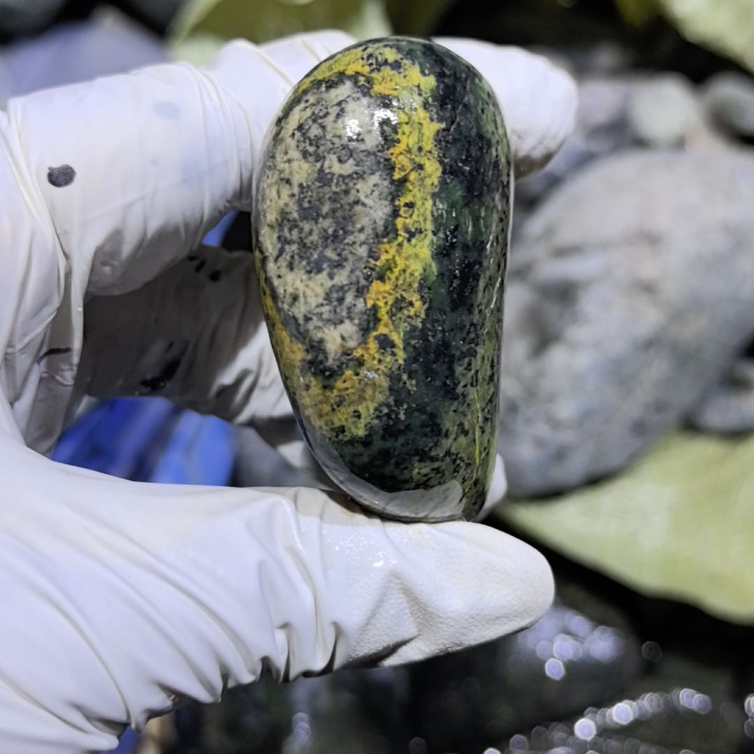 知***止藏玉药王石原石一个摆件