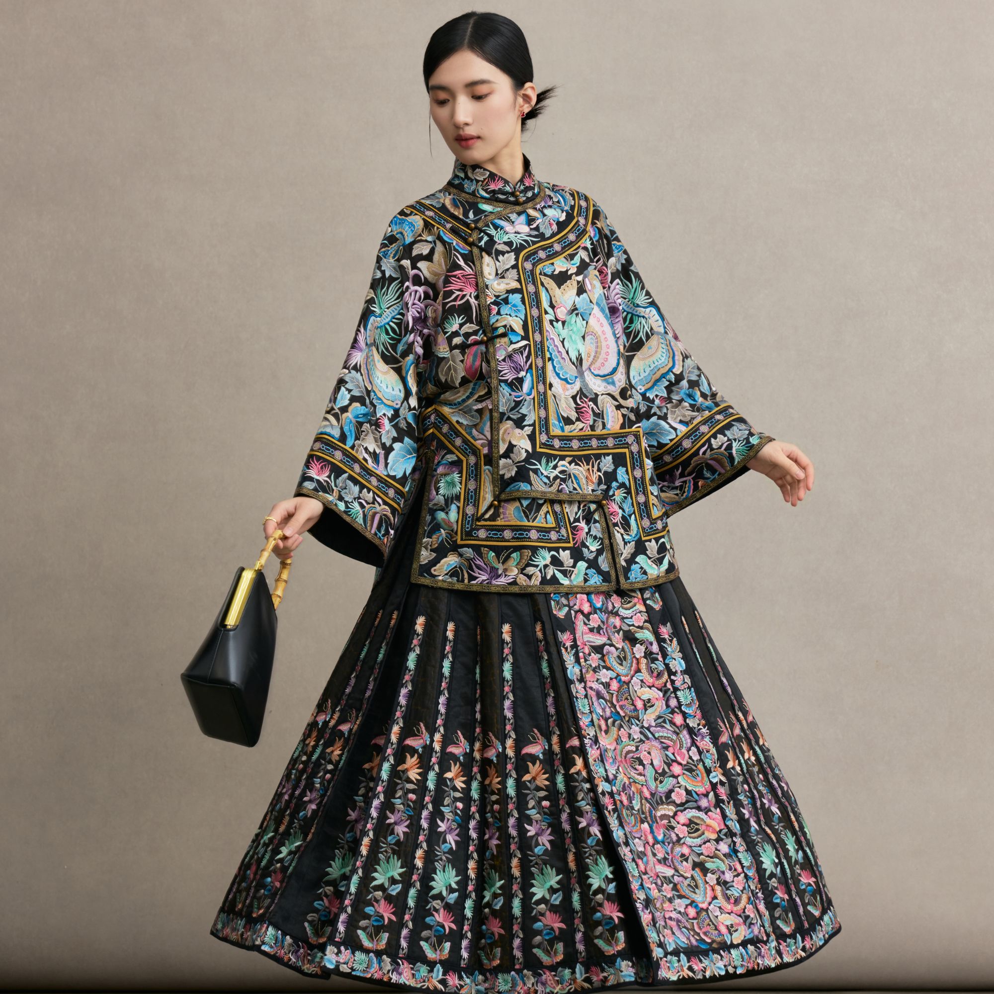 「穿蝶舞」乐锦坊复古中国风手工原创重工刺绣汉服26片日常马面裙