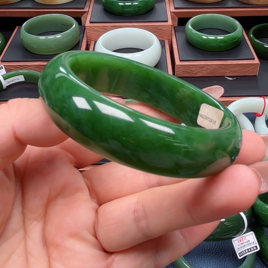 未镶嵌手镯和田玉（碧玉）5758圈口