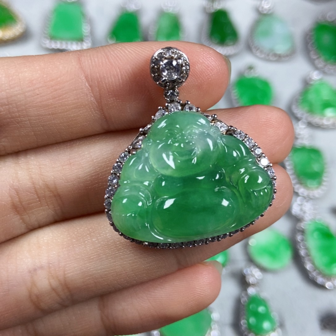 颈饰未镶嵌翡翠佛公