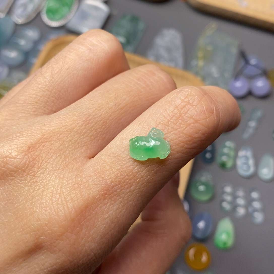 翡翠未镶嵌颈饰翡翠