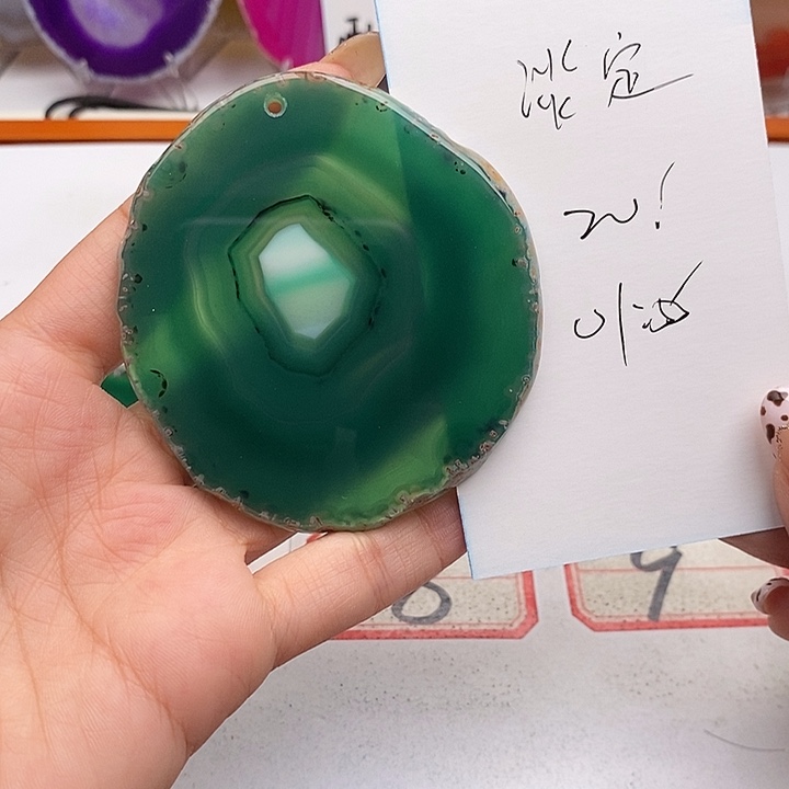 淡***形玛瑙/玉髓未镶嵌颈饰