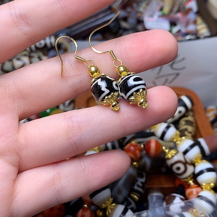 未镶嵌发一对玛瑙/玉髓