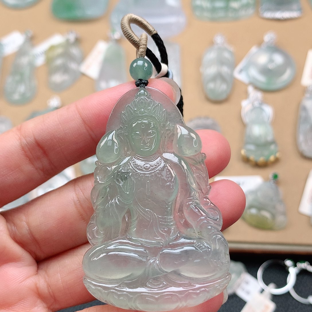 翡翠颈饰未镶嵌度母观音