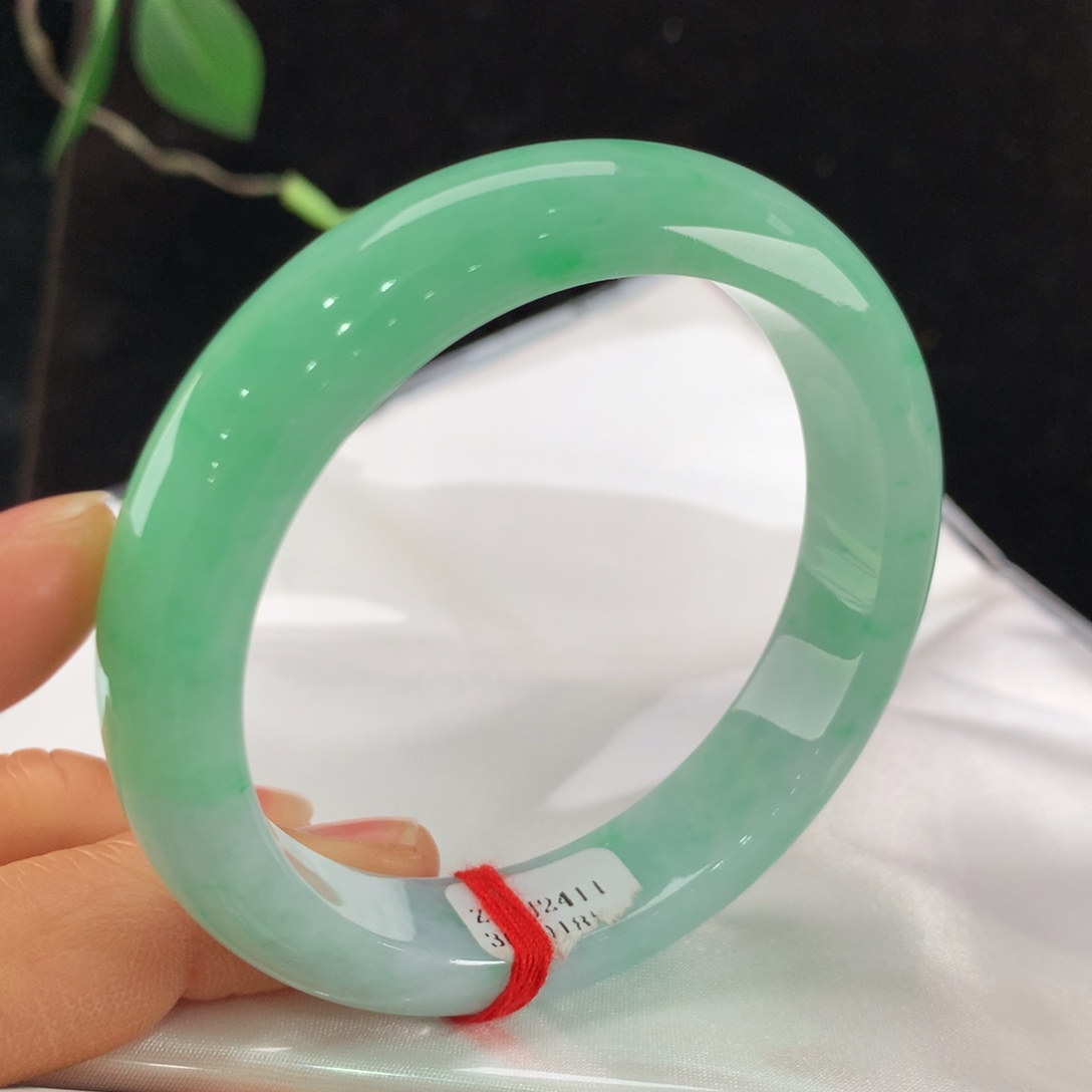 翡翠手镯未镶嵌111-0185