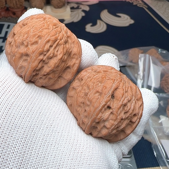 文玩核桃吊坠全品歪磨43尺无药克重46.8克