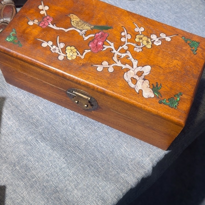 贡木首饰盒的的的的