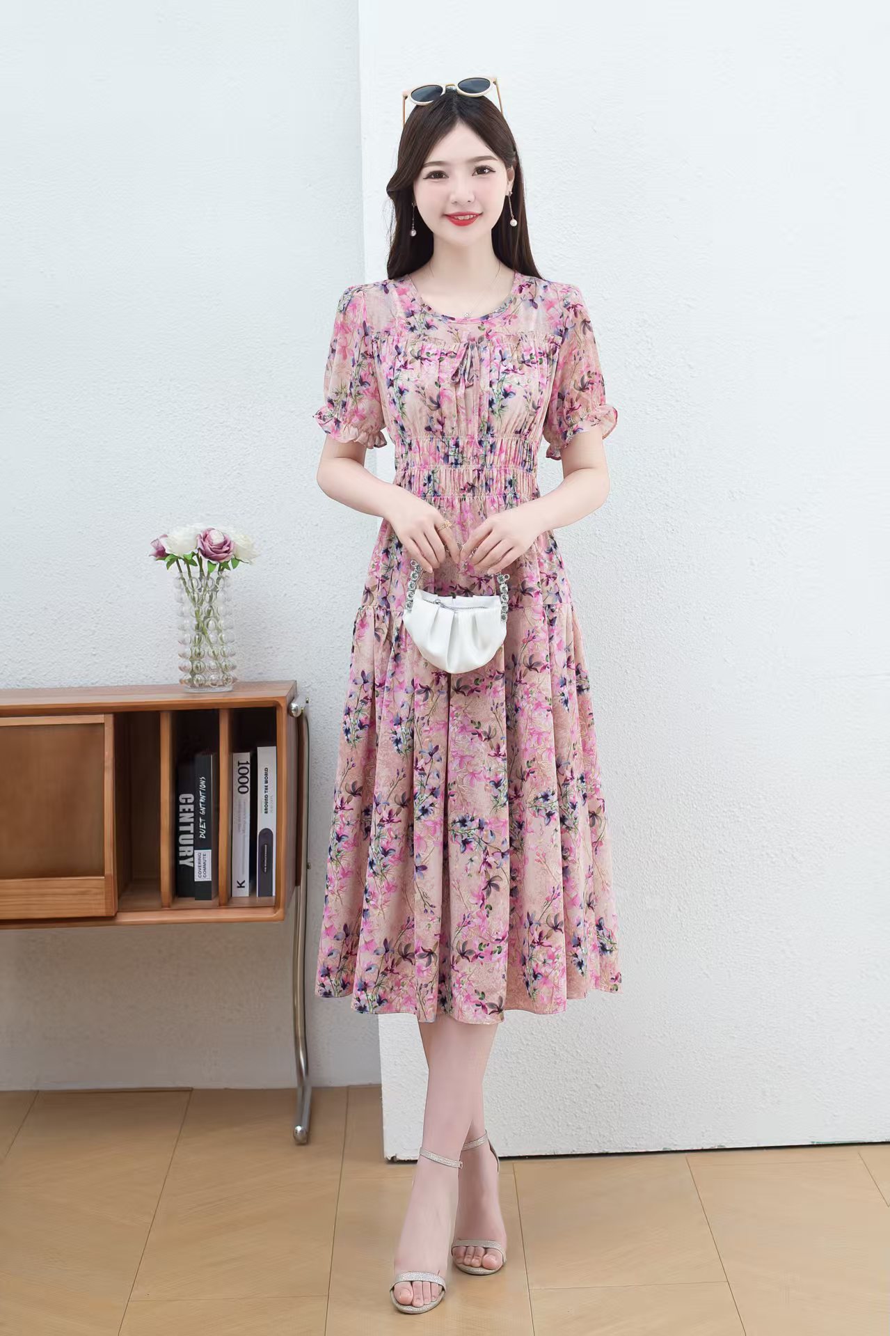 夏季连衣裙洋气圆领气质连衣裙夏季印花遮肚长款收腰宽松