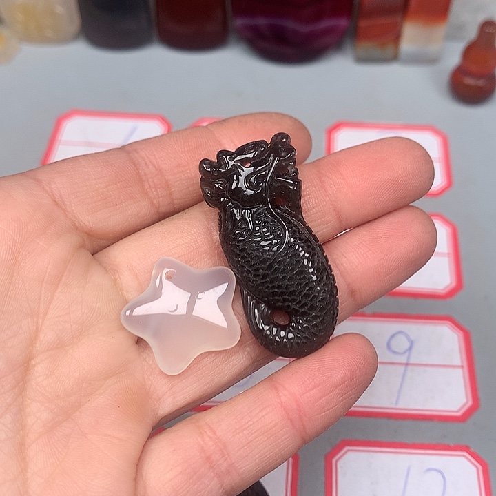 霸***柔玛瑙/玉髓未镶嵌颈饰