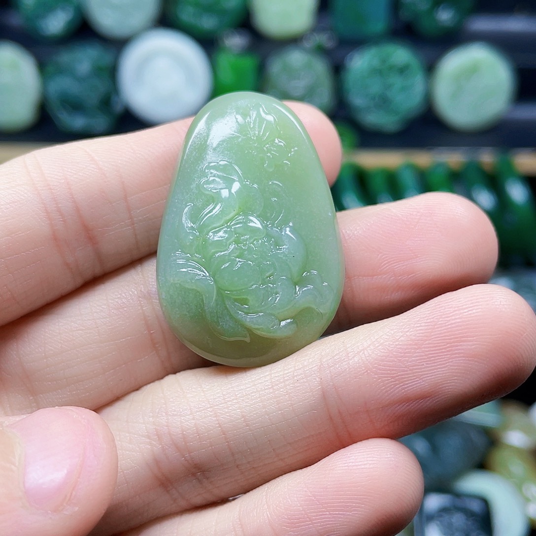 和田玉未镶嵌珠宝半成品