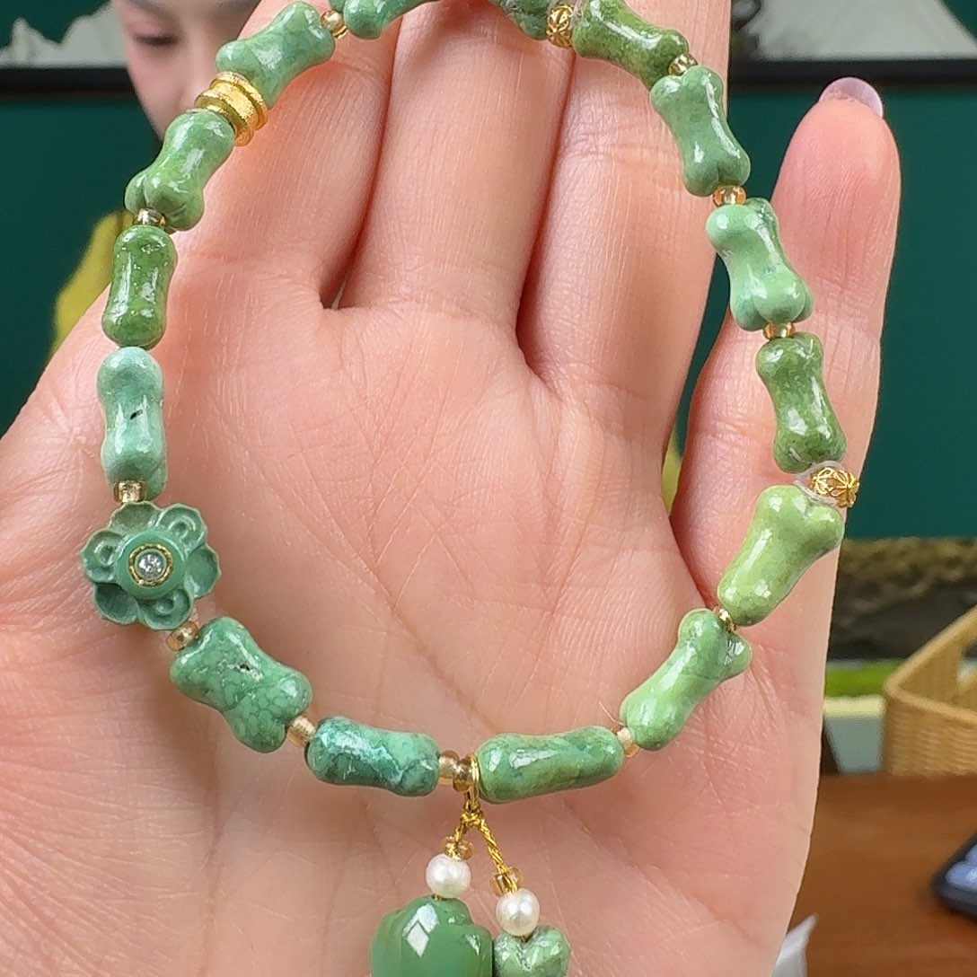 绿松石未镶嵌珠宝奇石