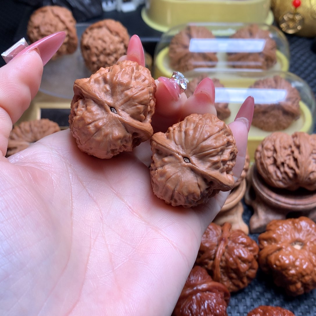 文玩核桃把件翟*森36.5肚34.5边野生柳叶鸡心