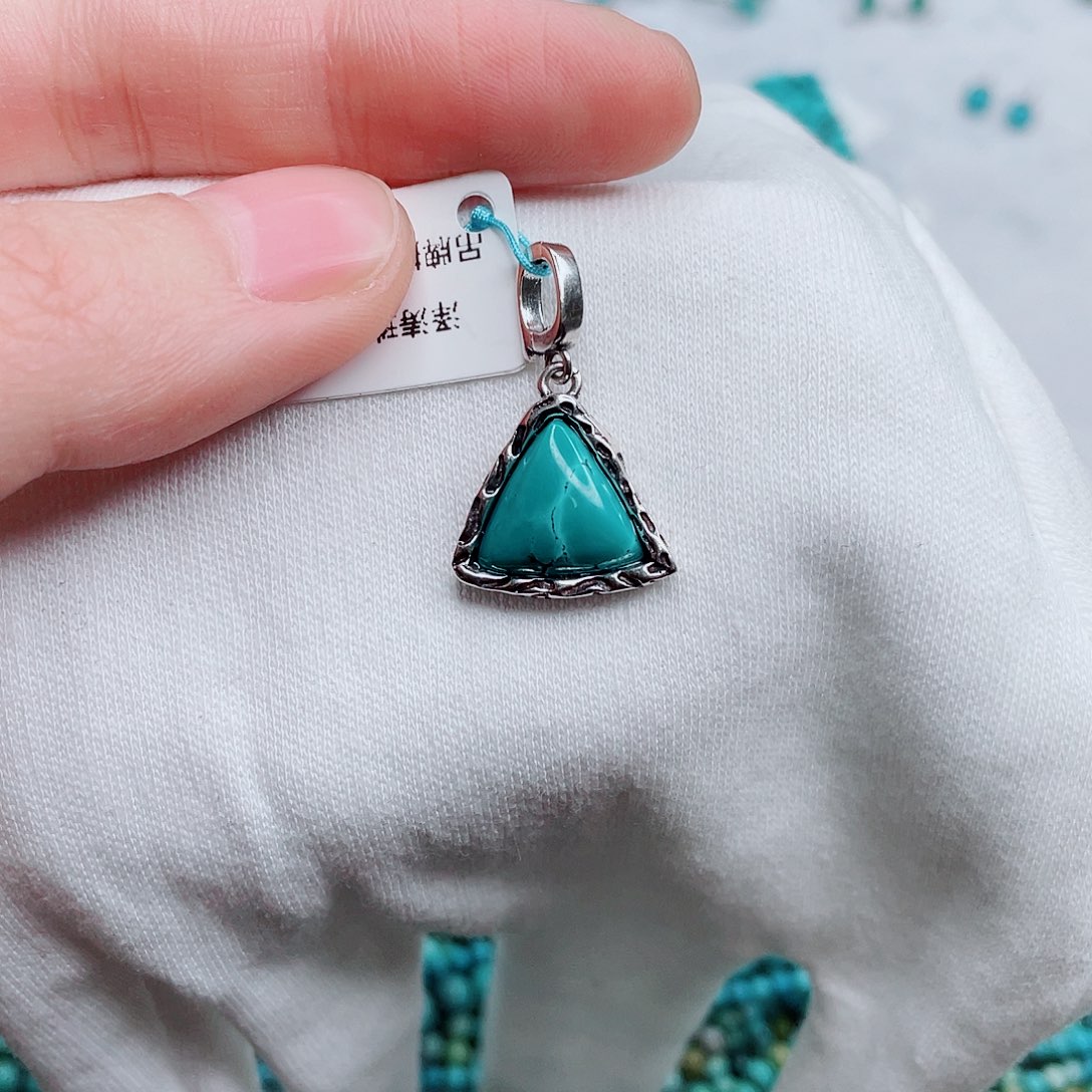 苍***泽绿松石未镶嵌绿松石