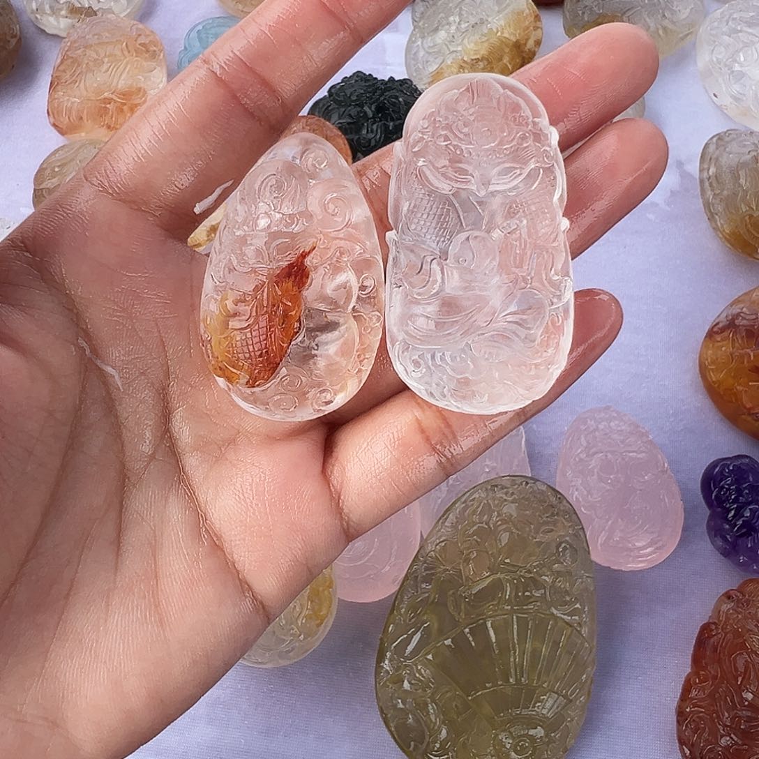 未镶嵌颈饰水晶九尾狐