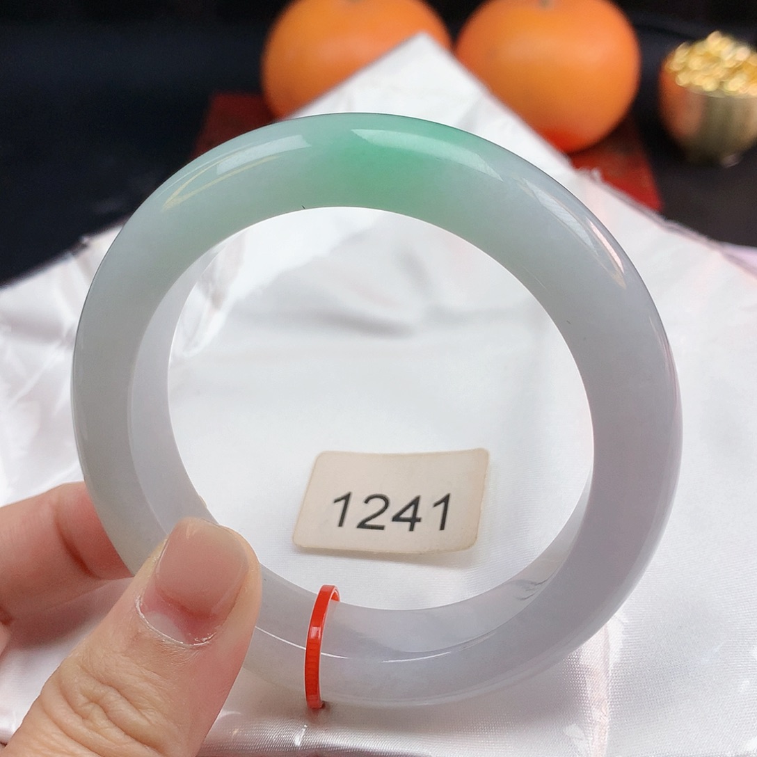 翡翠手镯未镶嵌58圈1241