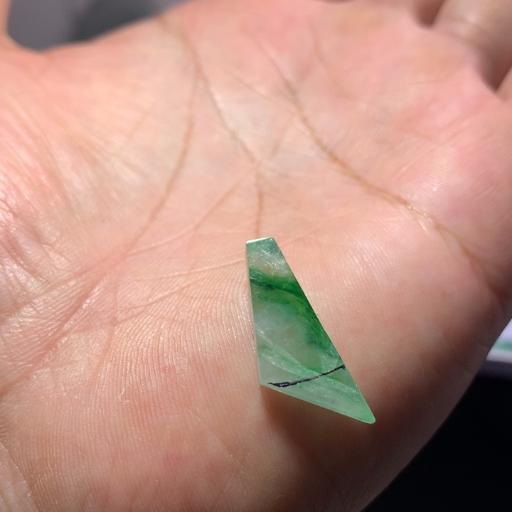 定制翡翠未镶嵌吊坠
