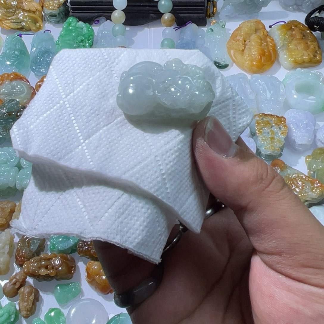 翡翠颈饰未镶嵌天然