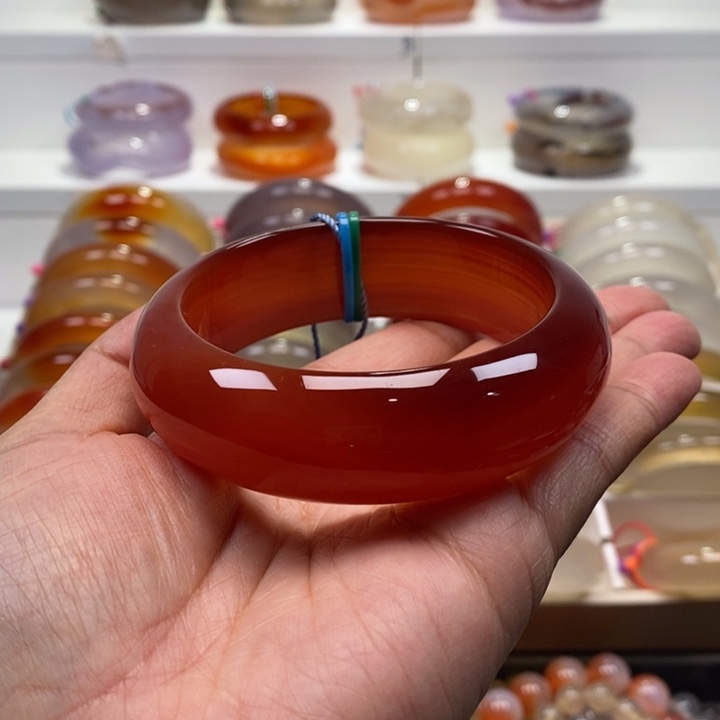 玛瑙/玉髓未镶嵌手镯圈口61纹雾沙一边不太透